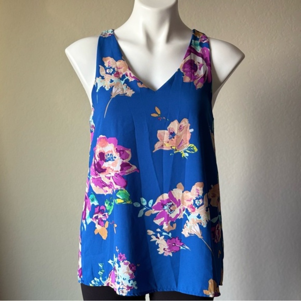 Everly Blue Floral Flowy Pleated Racerback V‎ Neck Tank Top Womens Size Small